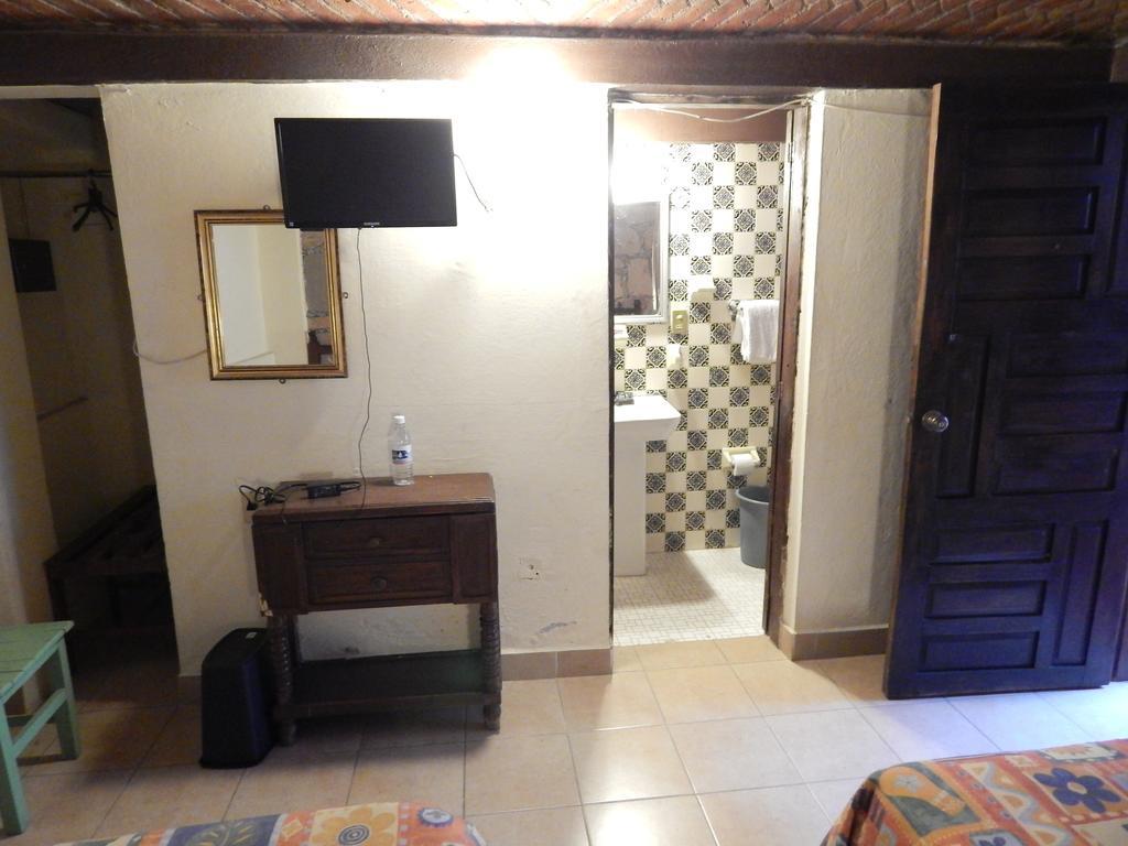 Hotel Molino Del Rey غواناخواتو الغرفة الصورة
